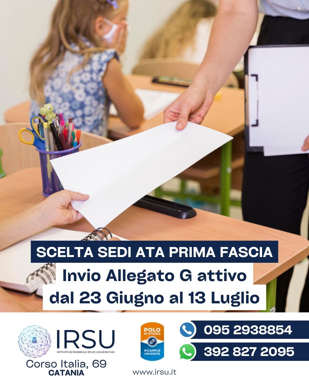 Scrivania da studio con tablet e appunti per la scelta delle 30 scuole dell'Allegato G ATA sul portale del Ministero