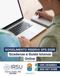 Laptop su una scrivania moderna per la compilazione dello scioglimento riserva GPS su Istanze Online